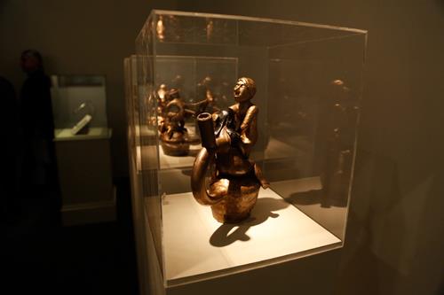 733857_119313038256860_297341318_n